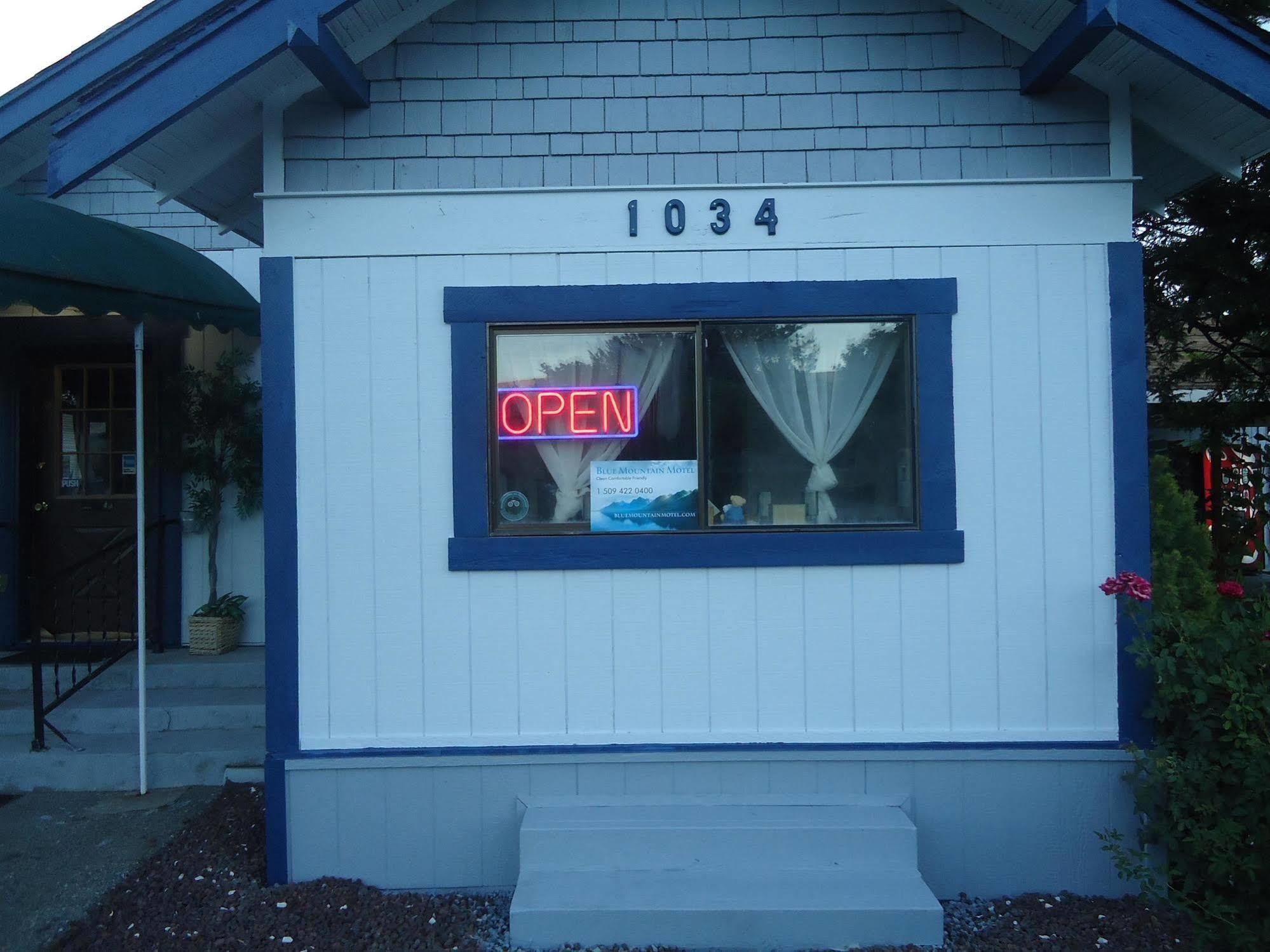 Blue Mountain Motel Okanogan Dış mekan fotoğraf